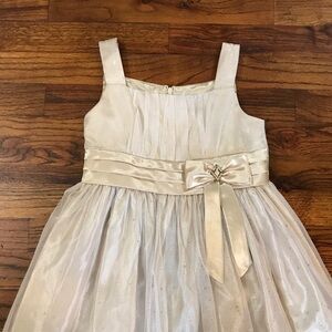 Girls Love Special Occasions Elegant Cream Dress
Wedding Church Christmas Dress
